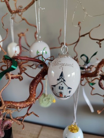 Skåre kirke og snøklokker - påskeegg